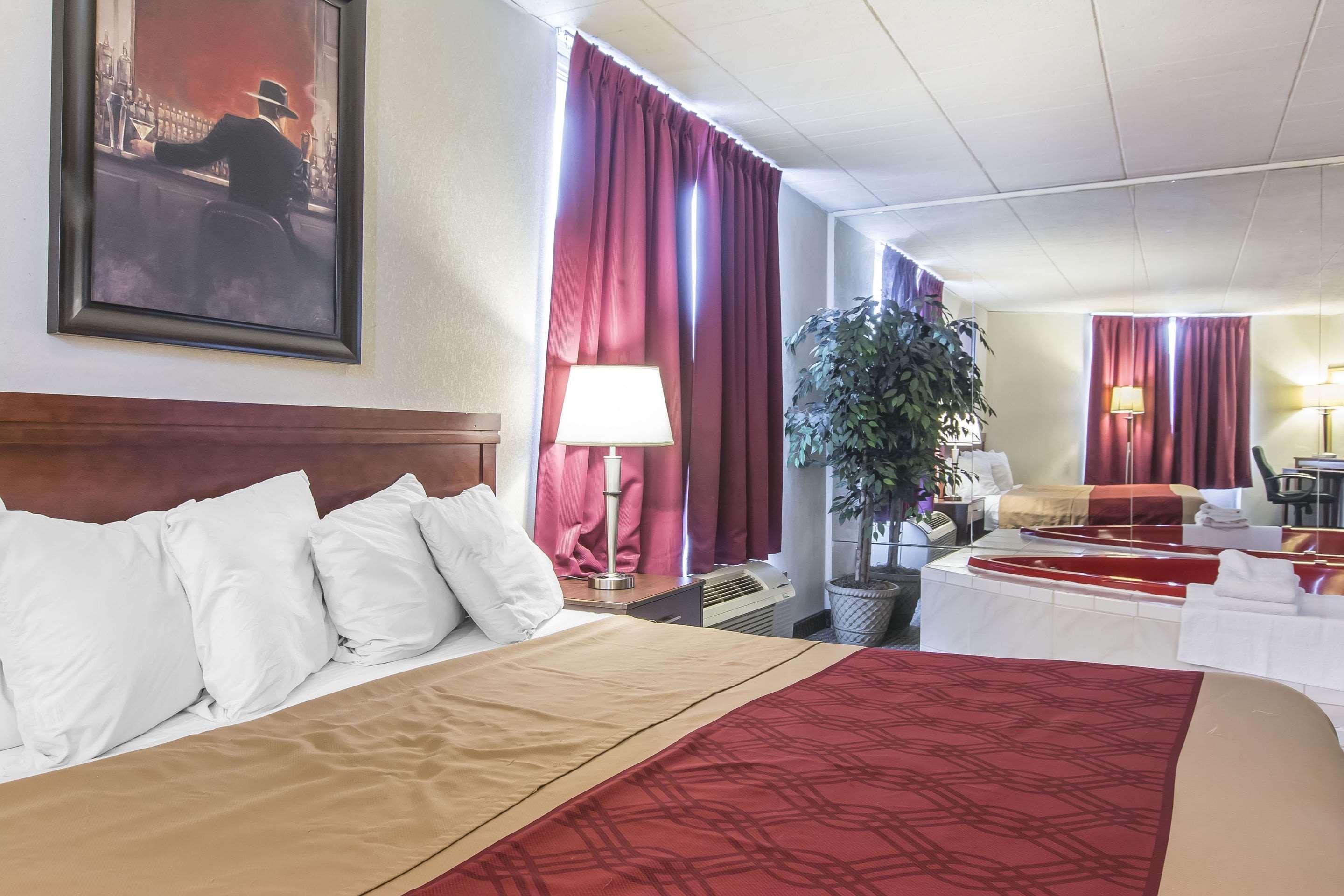 Econo Lodge Orillia Eksteriør bilde