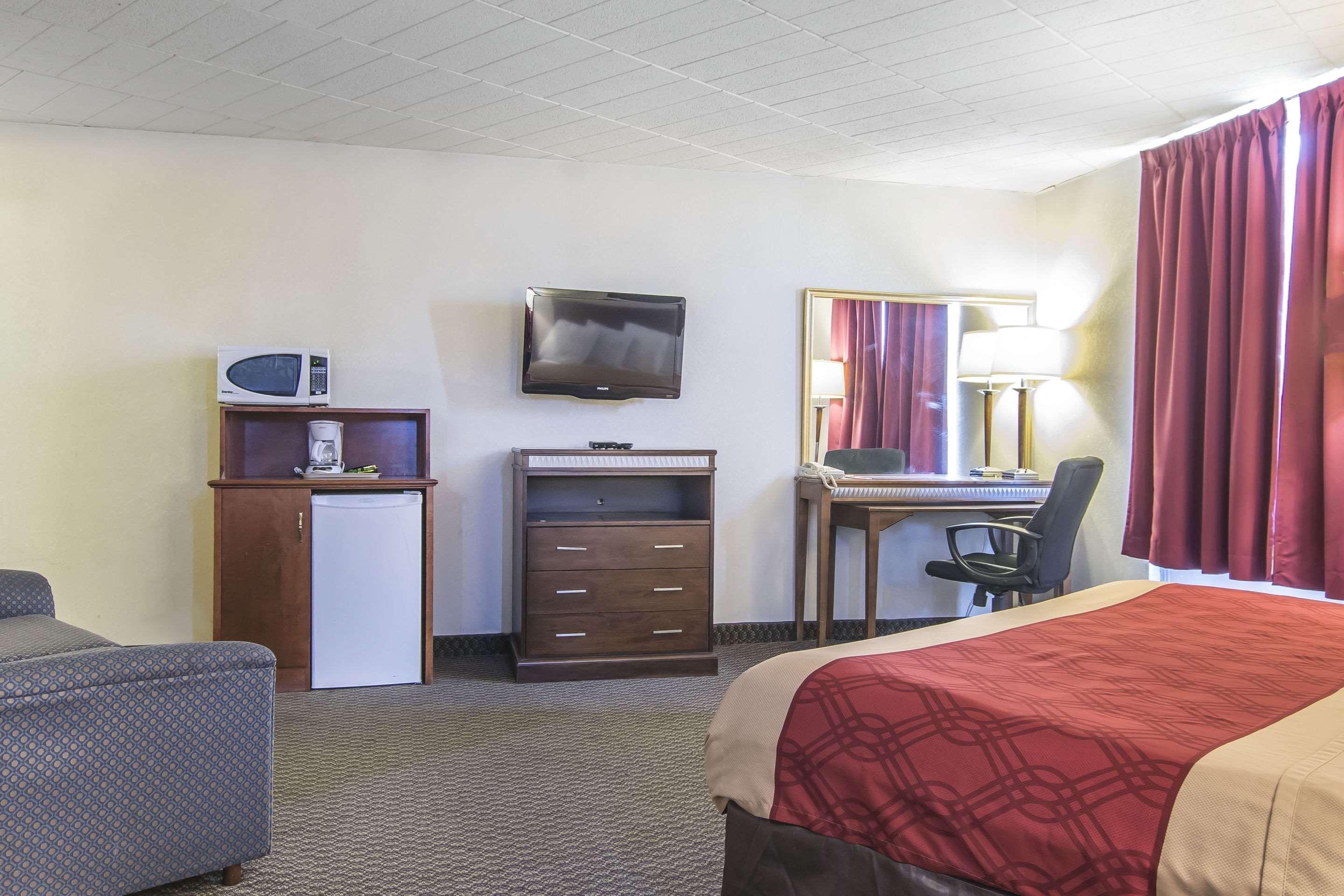 Econo Lodge Orillia Eksteriør bilde