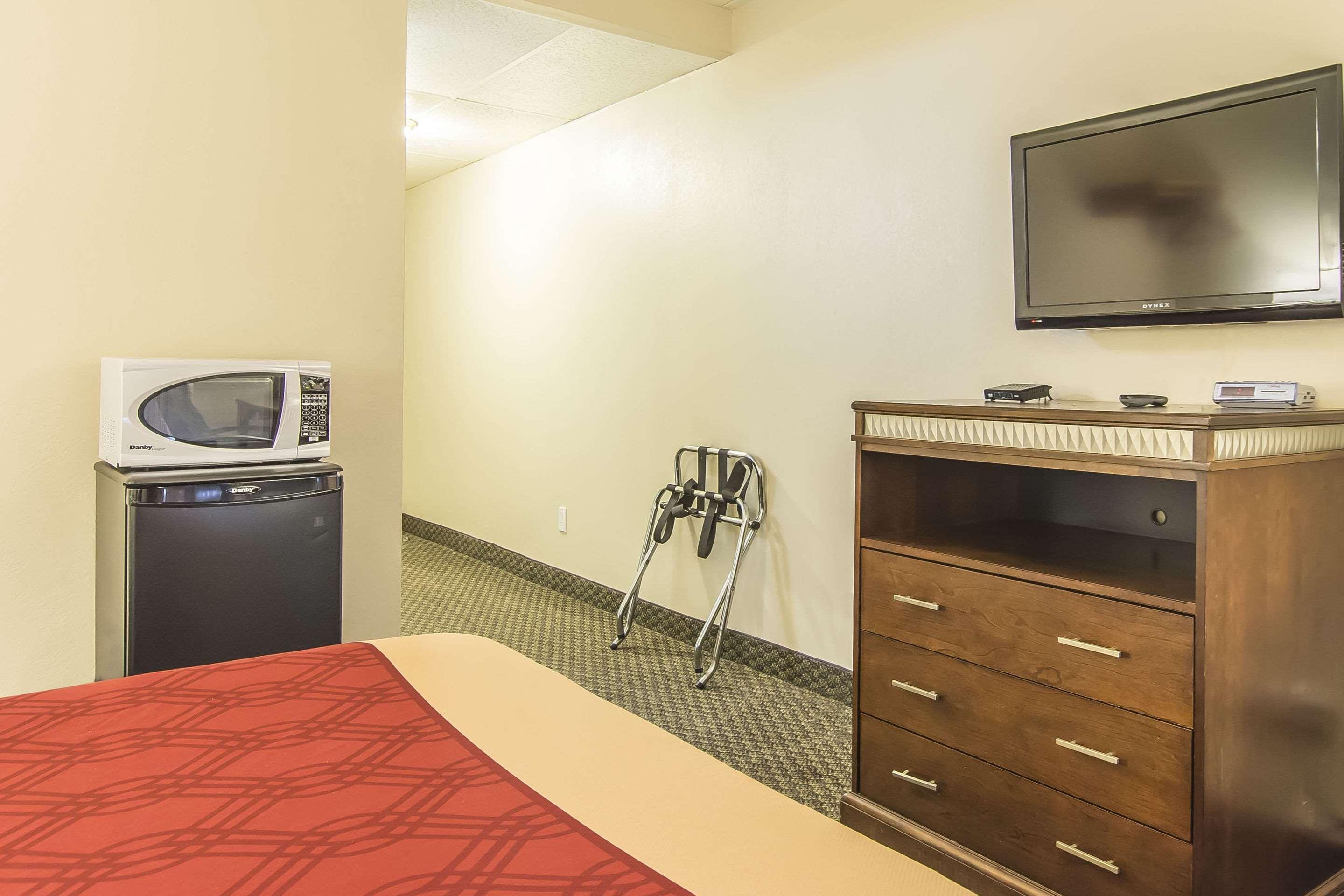 Econo Lodge Orillia Eksteriør bilde
