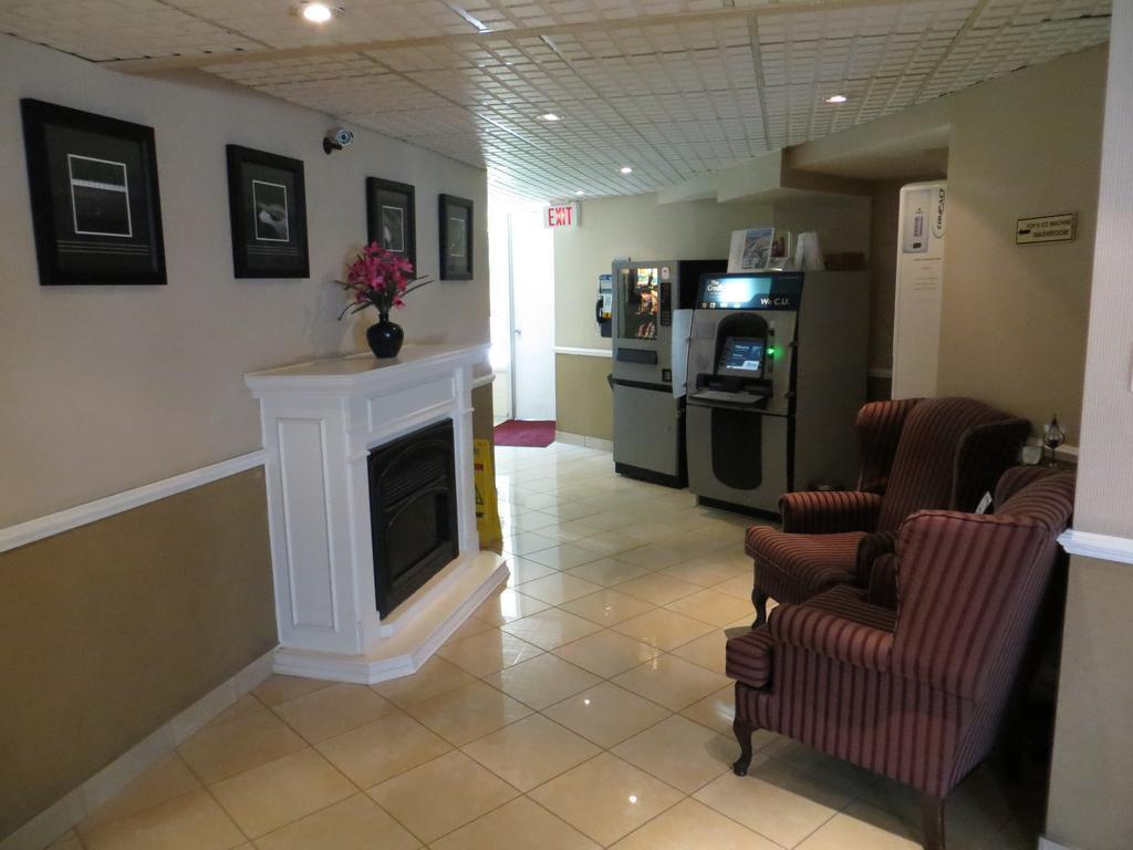 Econo Lodge Orillia Eksteriør bilde