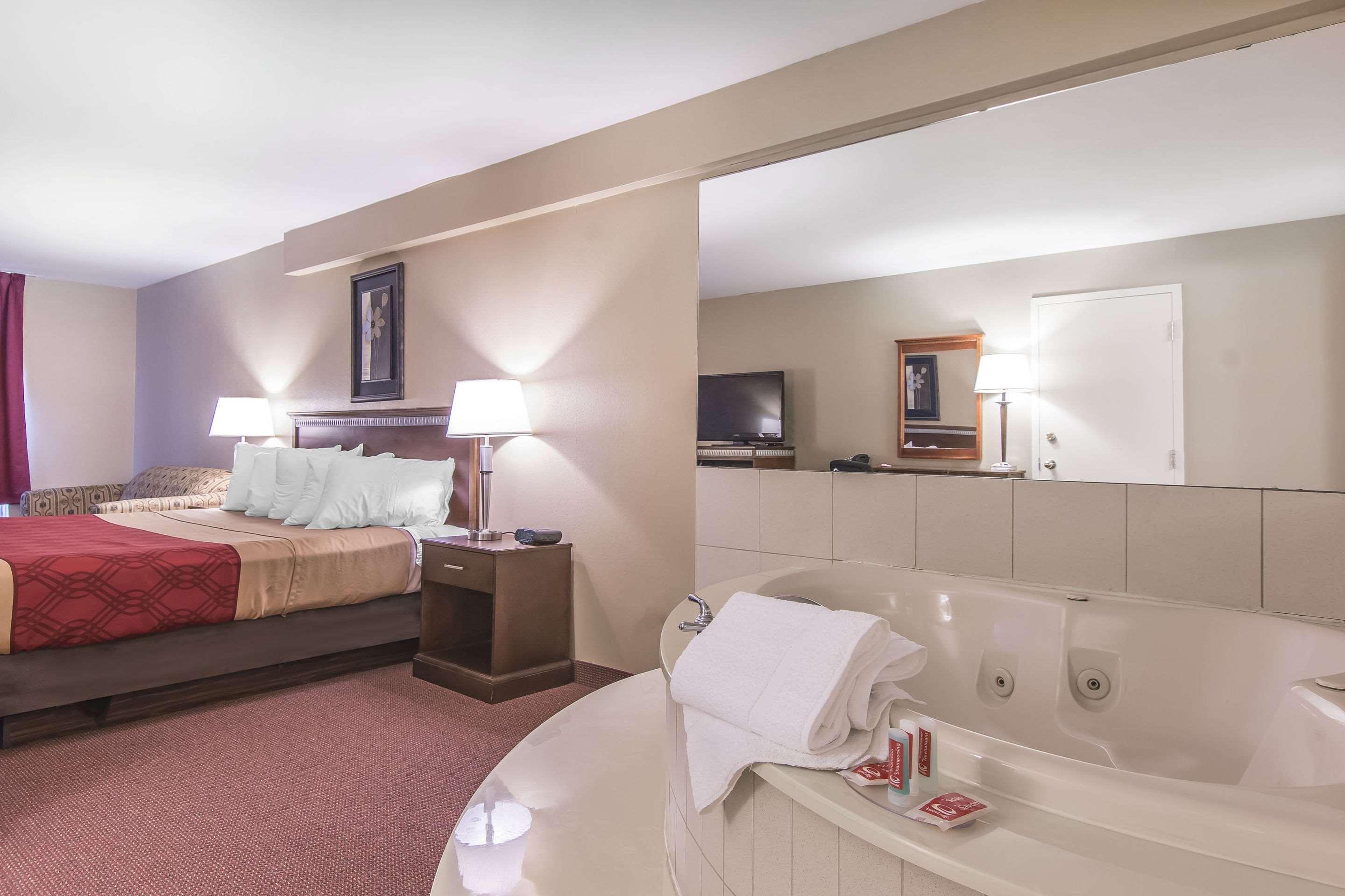 Econo Lodge Orillia Eksteriør bilde