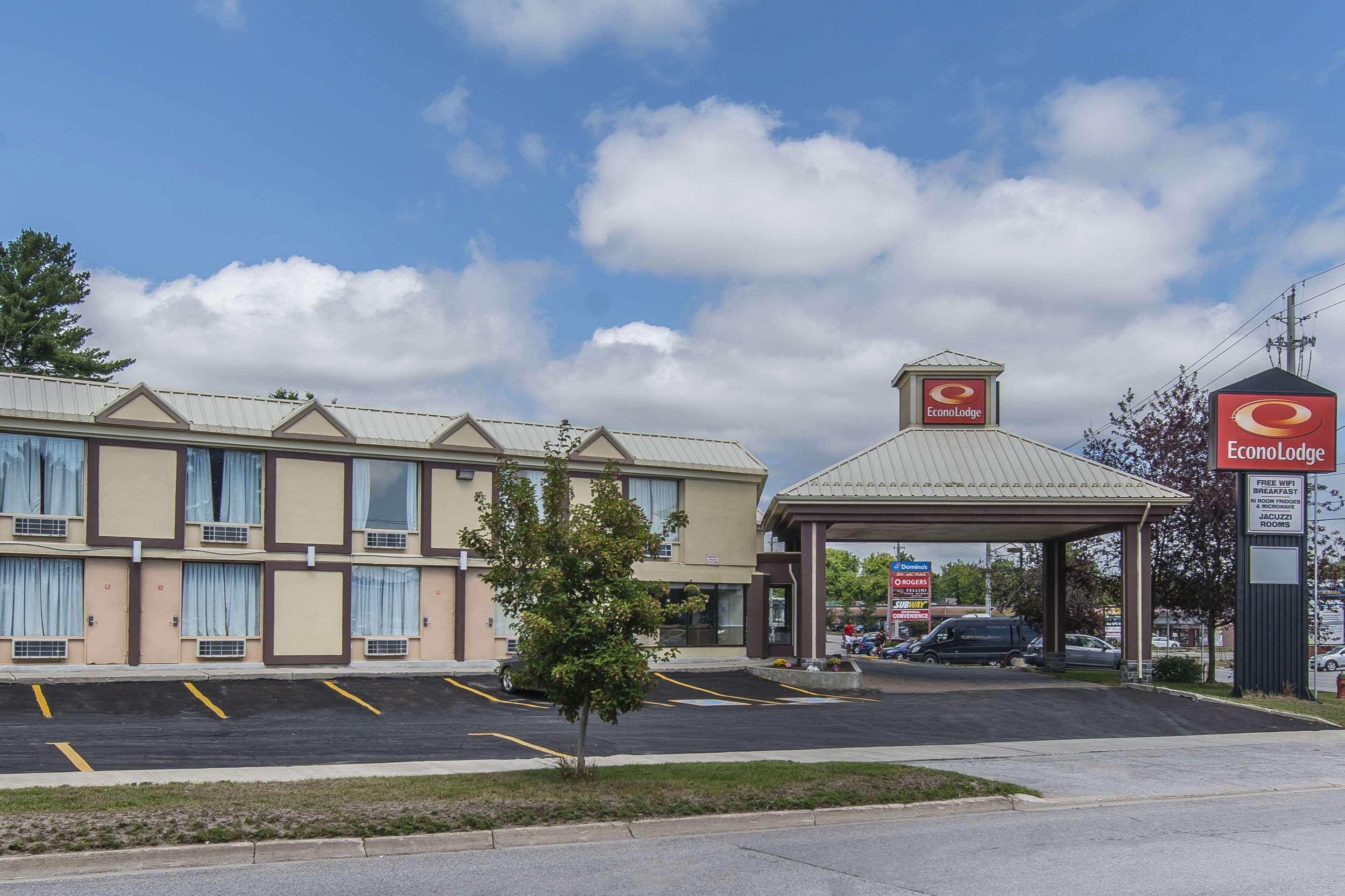 Econo Lodge Orillia Eksteriør bilde